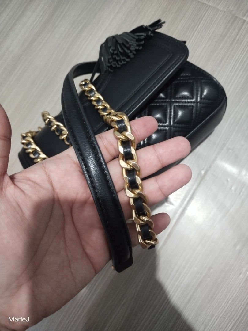 Tory Burch Eleanor - small (Category: Luxury Bags & Wallets) located in Manila. Submitted by inamarie.j104 (Listing ID 1451595434, Image 2). Description: .