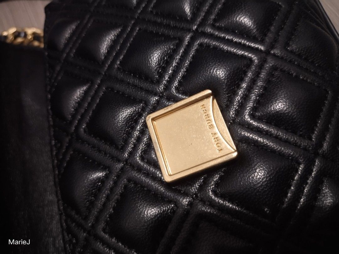 Tory Burch Eleanor - small (Category: Luxury Bags & Wallets) located in Manila. Submitted by inamarie.j104 (Listing ID 1451595434, Image 3). Description: .