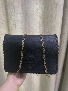 (Category: ) located in . Submitted by shopwithliyaa (Listing ID 1451469089, Image 1). Description: .