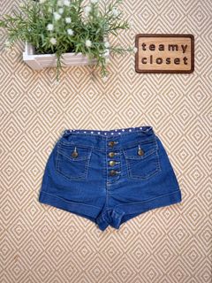 (Category: ) located in . Submitted by teamy_closet (Listing ID 1451609375, Image 1). Description: .
