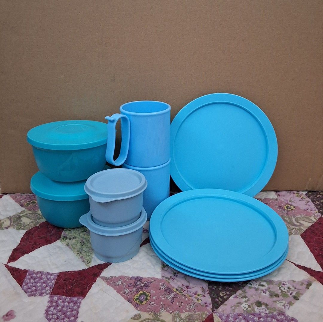 Tupperware Brands - Combo Set Biru (Category: Food Organisation & Storage) located in Nilai. Submitted by kakikaki_bundle (Listing ID 1451529939, Image 1). Description: 10 item Bowl 450ml x 2 Snack Cup 190ml x 2 Mug 350ml x 2 Kids plate x 4.
