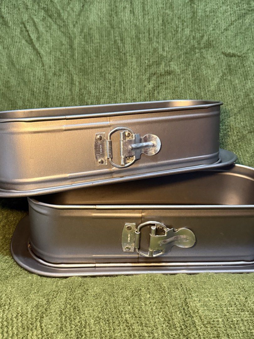 (TWO PIECES) Oval Springform Cake Pans with Bases (Category: Bakeware) located in Manila. Submitted by georgethjafine (Listing ID 1451688378, Image 3). Description: - Set of 2 oval springform cake pans - Removable bottoms with clamp release - Non-stick surface - Ideal for cheesecakes and other desserts - Perfect for home bakers - Get both pans for your baking needs.
