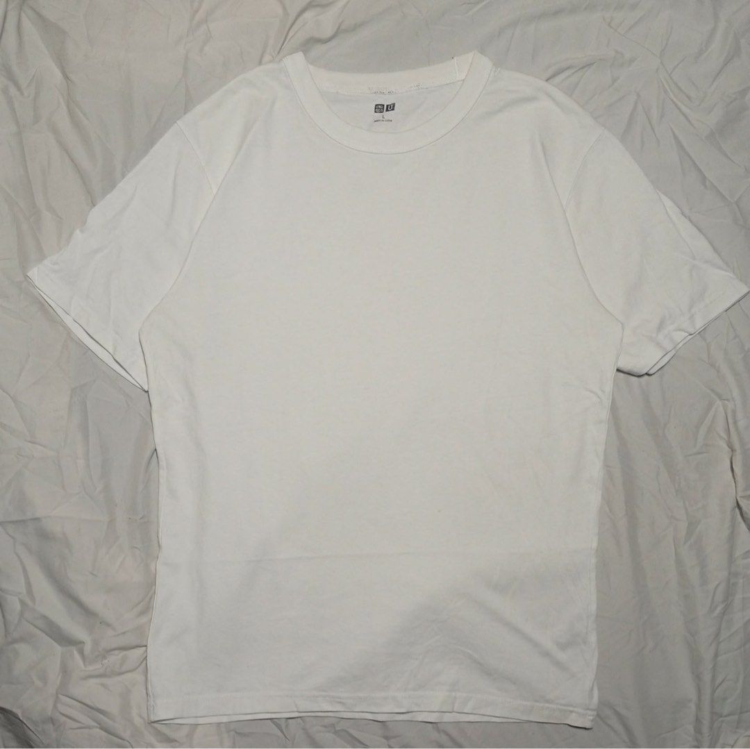 UNIQLO U Plain White Shirt (Category: Tshirts & Polo Shirts ) located in Baguio. Submitted by deyllllll (Listing ID 1451525694, Image 1). Description: Uniqlo U Plain White Shirt Size: Large No Issues DM for more pics and details.