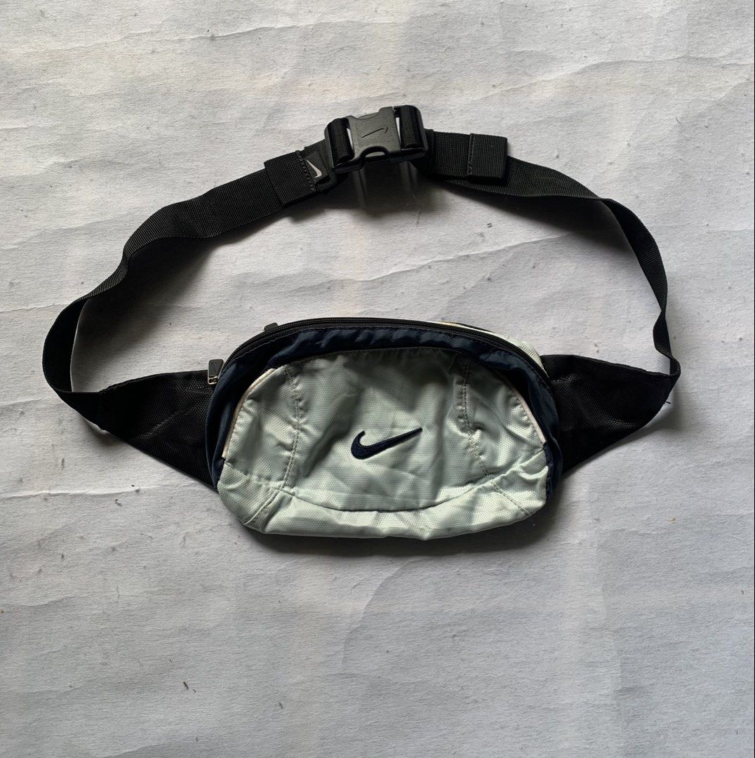 Vintage Nike Belt Bag (Category: Belt bags, Clutches and Pouches) located in Claveria. Submitted by plasticcase__ (Listing ID 1451531632, Image 1). Description: .