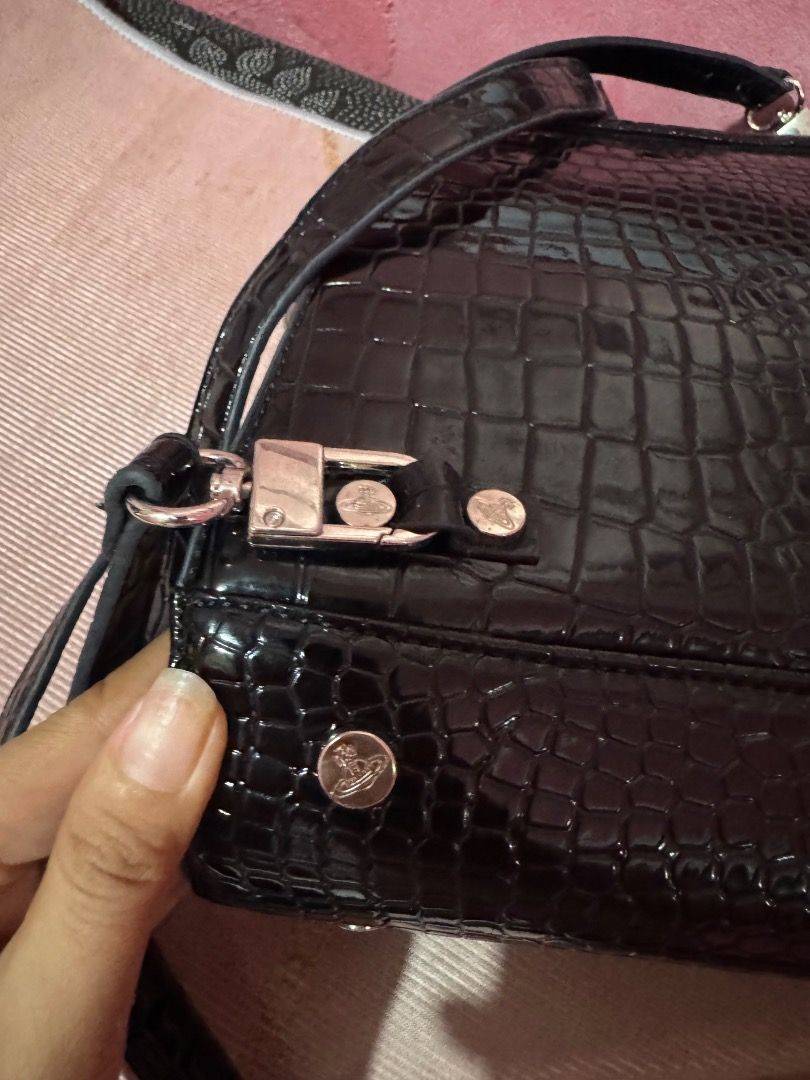 Vivienne Westwood Bagpack (Category: Luxury Bags & Wallets) located in Claveria. Submitted by luxurybags.67 (Listing ID 1451665079, Image 3). Description: .