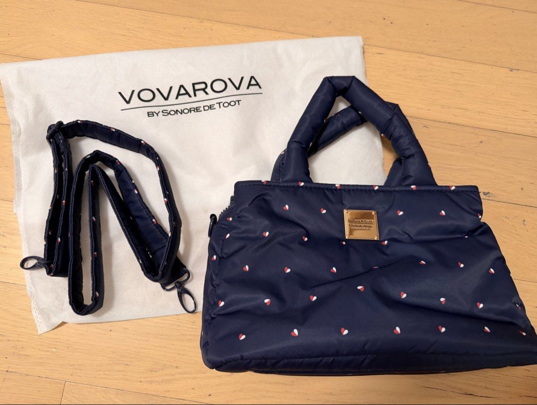 Vovarova handbag （分類：單肩包）位於 Hong Kong。 由 youareinterested 提交（商品編號 1451621881，圖片 1）。簡介： 。