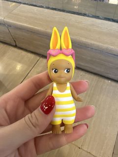 (Category: ) located in . Submitted by celesthasclothestosell (Listing ID 1451602475, Image 1). Description: .