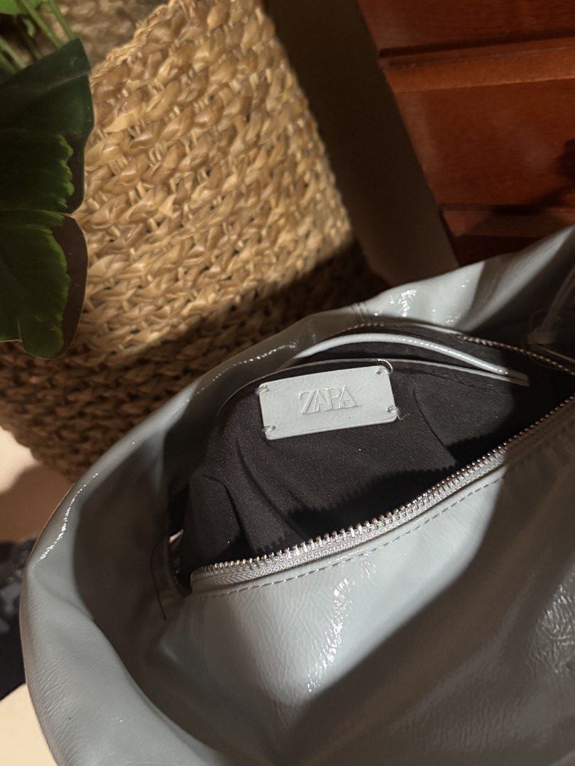 Zara bag (Category: Shoulder Bags) located in Guinayangan. Submitted by find_keepers_21 (Listing ID 1451548188, Image 2). Description: Almost new po Issue last slide, one dot only pede po ito kulayan nalang. Di naman po noticeable ang issue.