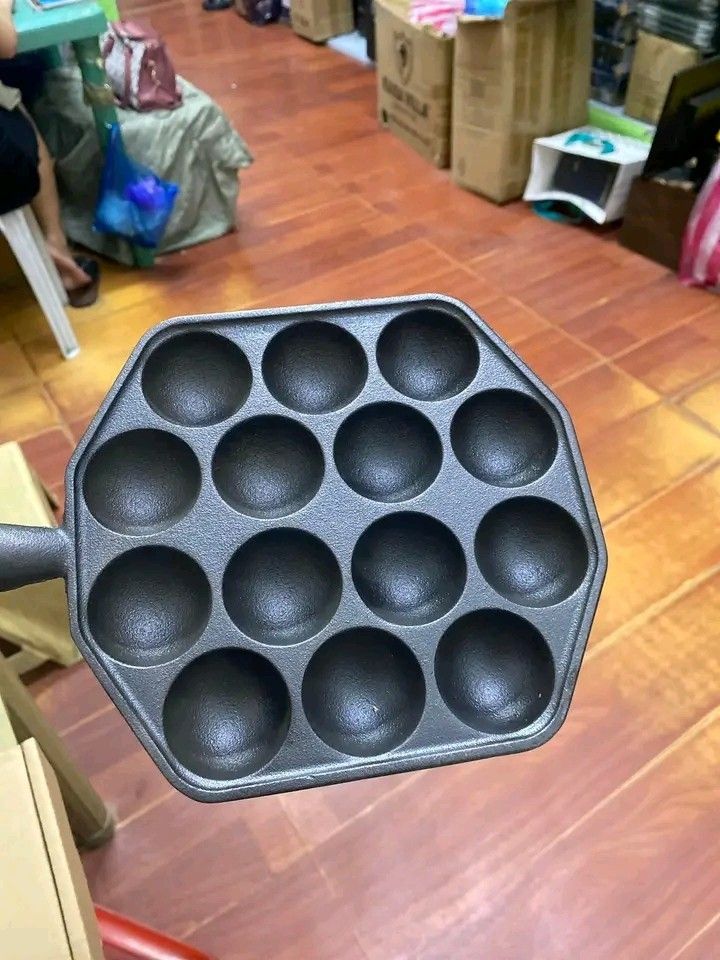14 Holes Takoyaki Pan (Category: Cookware & Accessories) located in Makati City. Submitted by oideme (Listing ID 1451752722, Image 3). Description: .