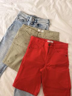 (Category: ) located in . Submitted by aliswardrobe (Listing ID 1451829262, Image 1). Description: .