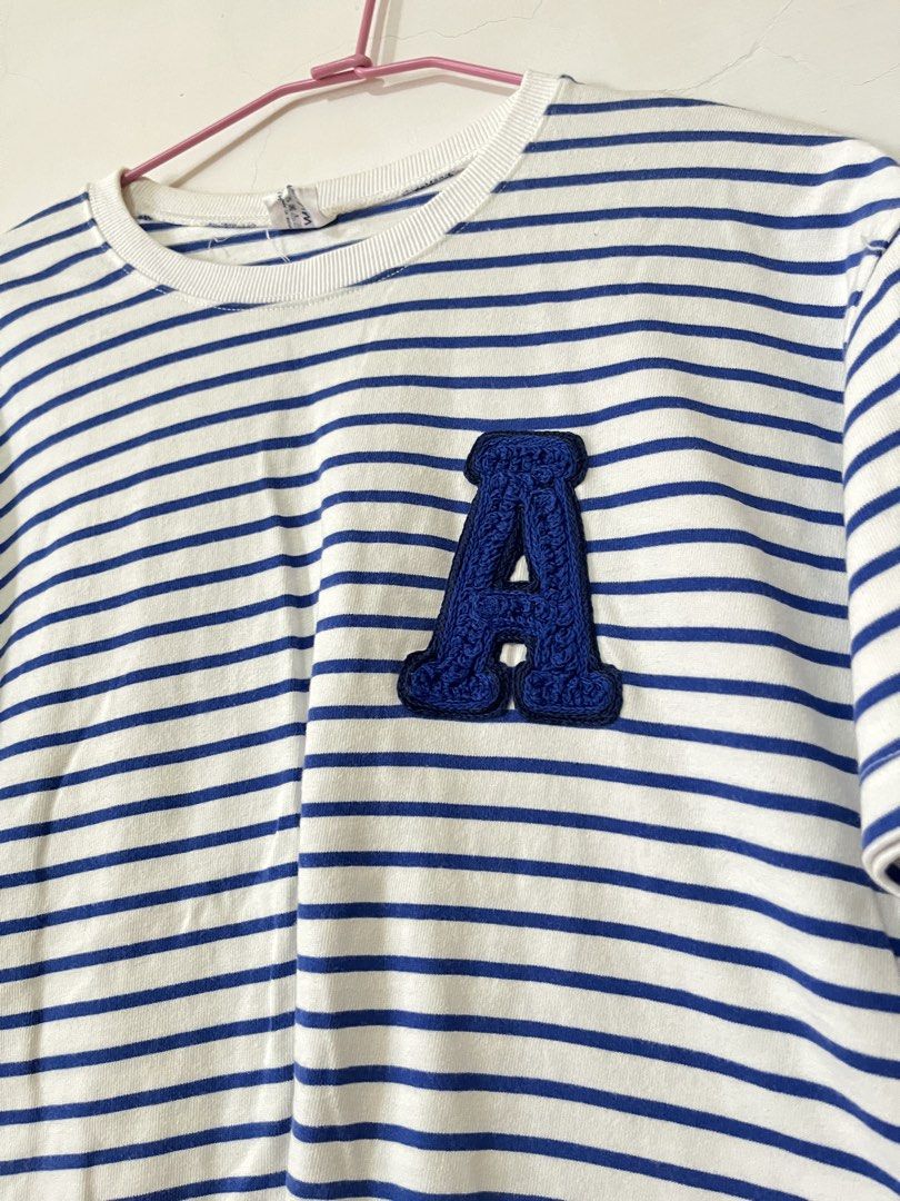 由 zzzzzcloset10 (刊登 ID 1451743098，圖片 3) 提交，位於 基隆市 (Keelung) 的 🇰🇷正韓條紋上衣 (類別：Ｔ恤)，說明：布料比較厚實一點 穿起來很挺。