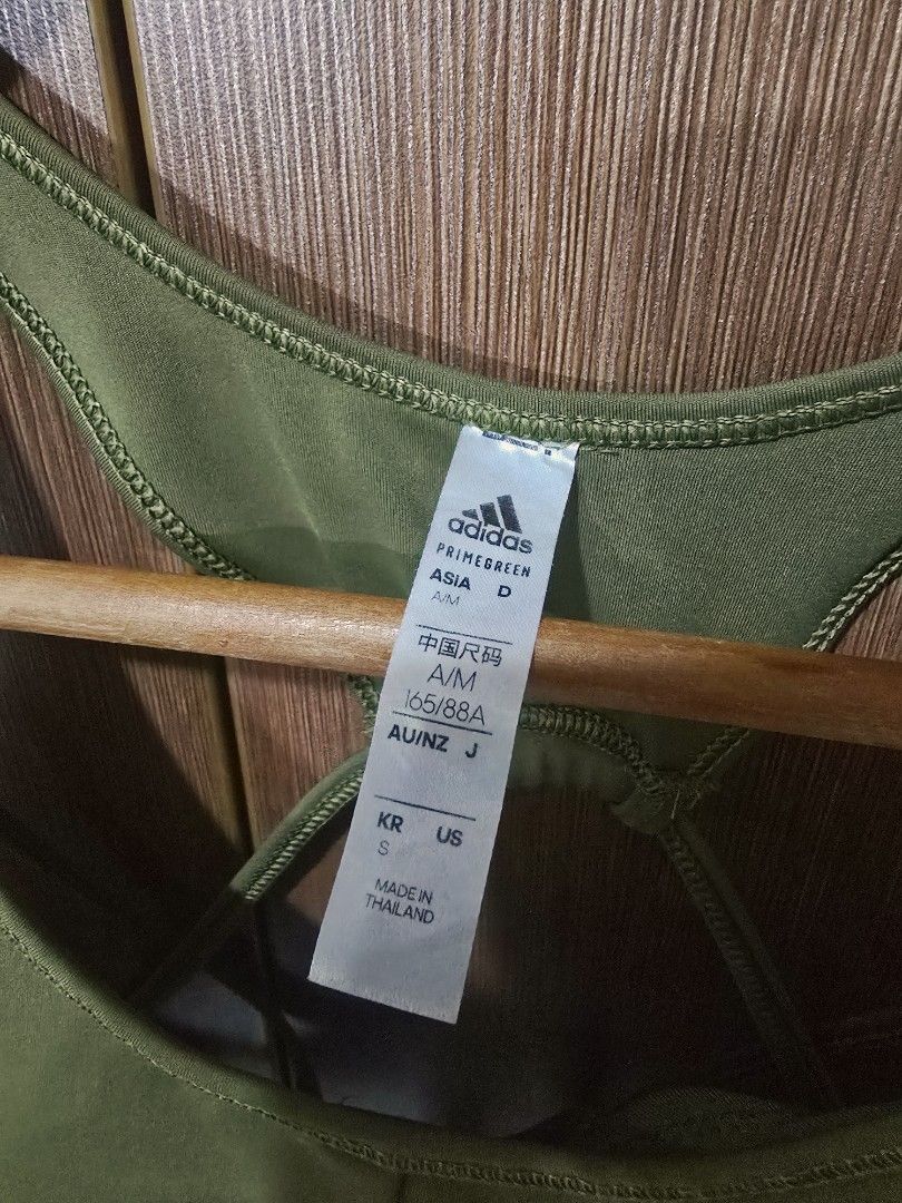 由 rita.ss (刊登 ID 1451719312，圖片 3) 提交，位於 台中市 (Taichung) 的 adidas 運動背心 (類別：其他上衣)，說明：約9成新。