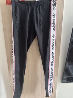 （分類：）位於 。 由 uniwardrobe 提交（商品編號 1451745890，圖片 1）。簡介： 。