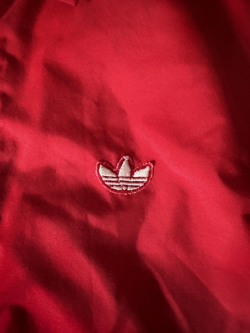 ADIDAS BUNGA (Category: Coats, Jackets and Outerwear) located in Batu Pahat. Submitted by sdgrclbbrs (Listing ID 1451703113, Image 3). Description: ADIDAS BUNGA ~ P21 L25 ~ Red Colour ~ Used (Colour masih cun) ~ Zip (Function Well) ~ Feel free to see & try ~ The colour may vary due to lightning effects ~ 0️⃣1️⃣3️⃣7️⃣1️⃣5️⃣0️⃣3️⃣5️⃣2️⃣ .