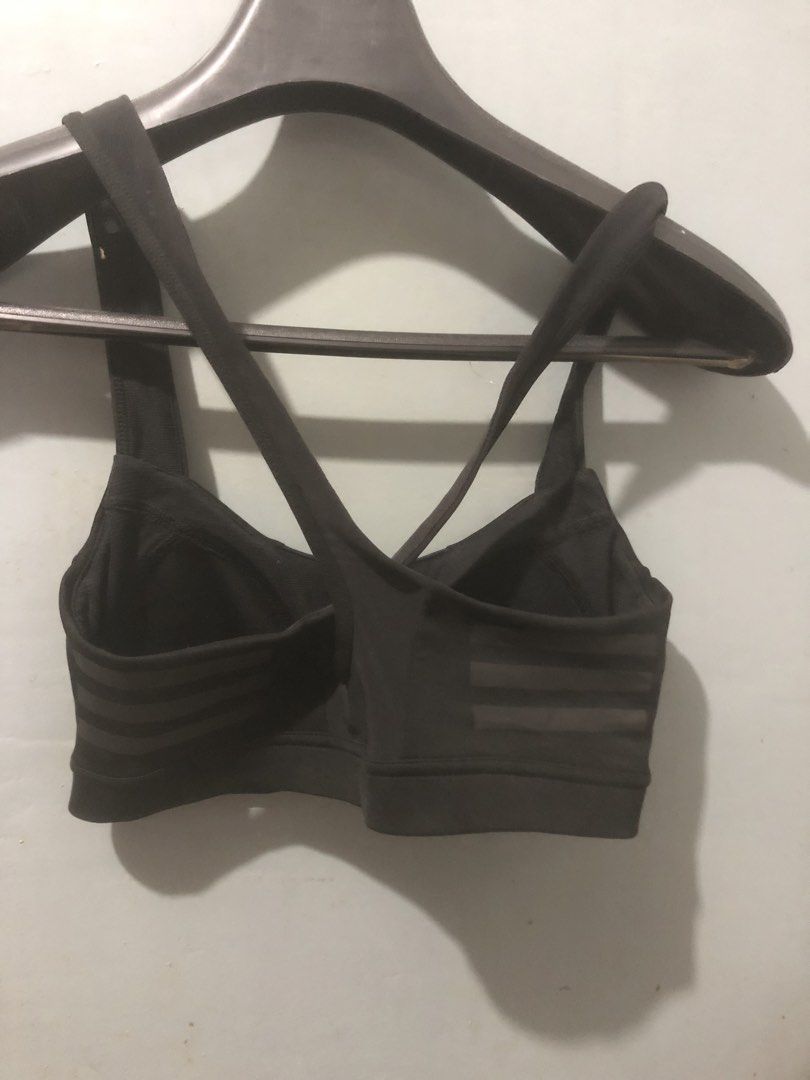 Adidas Sports Bra Size S (Category: Activewear) located in Quezon City. Submitted by unique2shop (Listing ID 1451825871, Image 3). Description: - Adidas sports bra in black - Stylish criss-cross strap design at the back - Features the iconic Adidas logo on the front - Made in Indonesia - Versatile for workouts or everyday comfort.