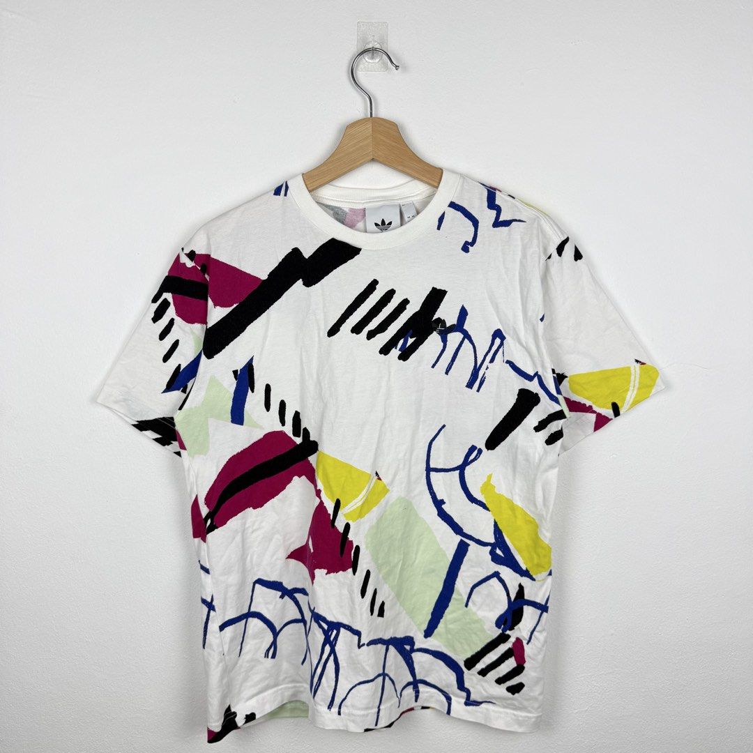 Adidas Trefoil Crayon Paint Tee (Category: Tshirts & Polo Shirts) located in Taiping. Submitted by pipers.my (Listing ID 1451884777, Image 1). Description: Size M (pit 19 length 26) Condition 9/10 Measurement in inch.