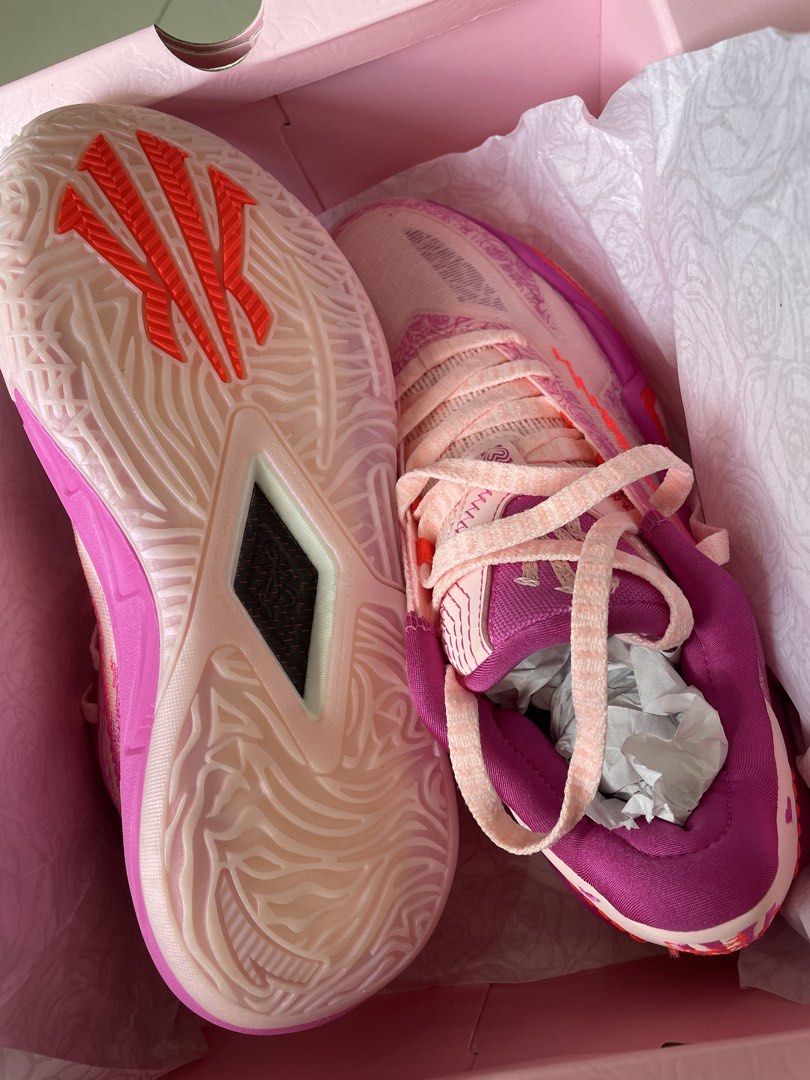 ANTA KAI 3 MOTHERS PASSION (Category: Sneakers) located in Manila. Submitted by sellwithbelly (Listing ID 1451709119, Image 3). Description: - ANTA Basketball Shoes - Color: Pink and Purple with all-over rose pattern - Size: Men's US 8 (EUR 41, UK 7) - Includes original box - Ideal for playing basketball.