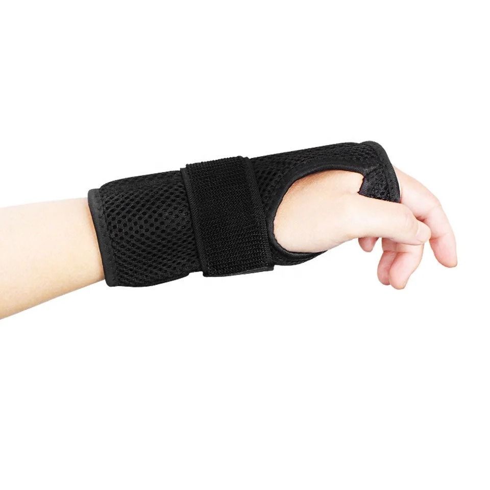 AOLIKES 1672 - Thumb And Wrist Stabilizer Splint (Category: Other Sports Equipment and Supplies) located in Manila. Submitted by abot.ph.17846 (Listing ID 1451757799, Image 2). Description: Place of Origin: Jiangsu, China Brand Name: Aolikes Model Number: 1672 Applicable People: Adult Product name: Medical Wrist Splint Thumb Support Carpal Brace Color: Black Size: Free size Feature: Easy Wear .