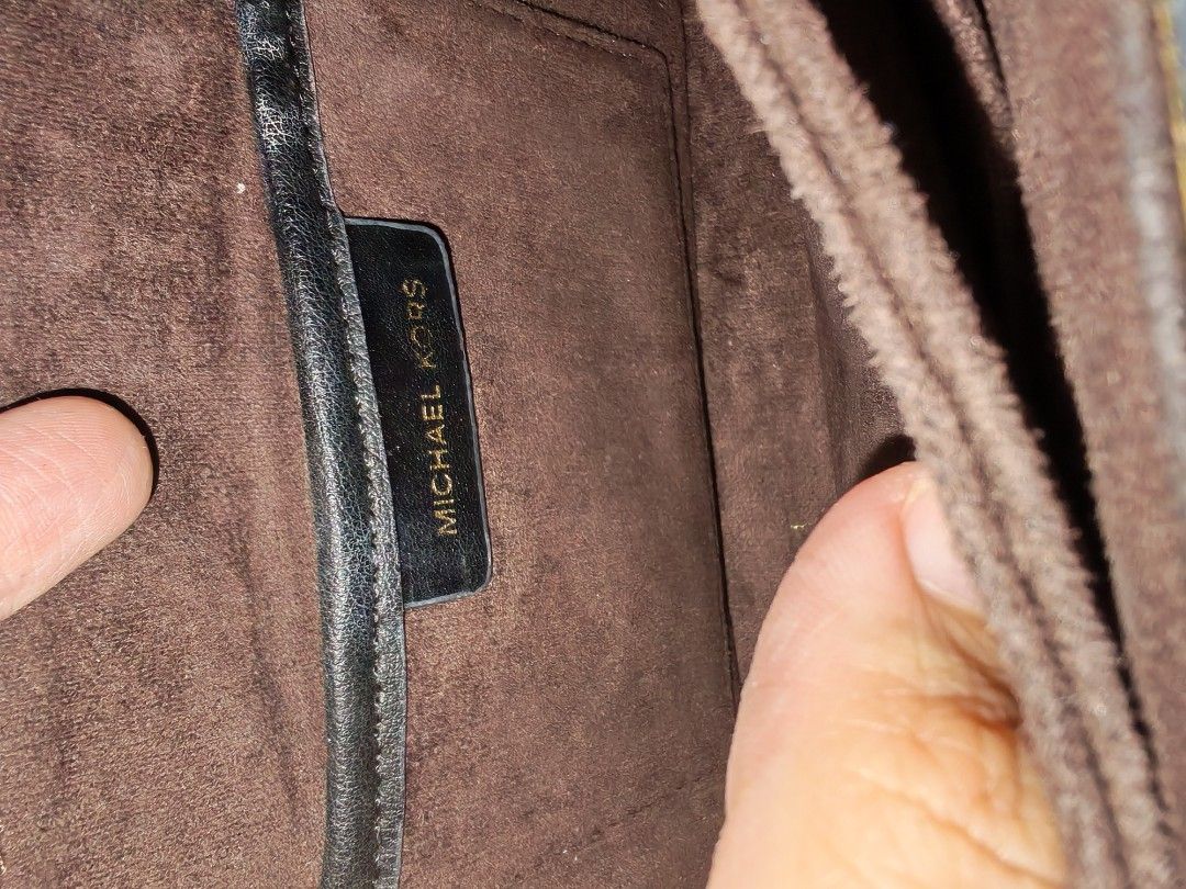 Authentic michael kors bag (Category: Luxury Bags & Wallets) located in Quezon City. Submitted by preetycindz (Listing ID 1451782276, Image 3). Description: Michael Kors hendrix two toned crossbody bag - Signature brown and beige monogram print - Elegant gold hardware with MK logo clasp - Interior features a suede-like lining and a convenient small pocket - Adjustable strap for comfortable wear - Ideal for everyday use 100% authentic money back i