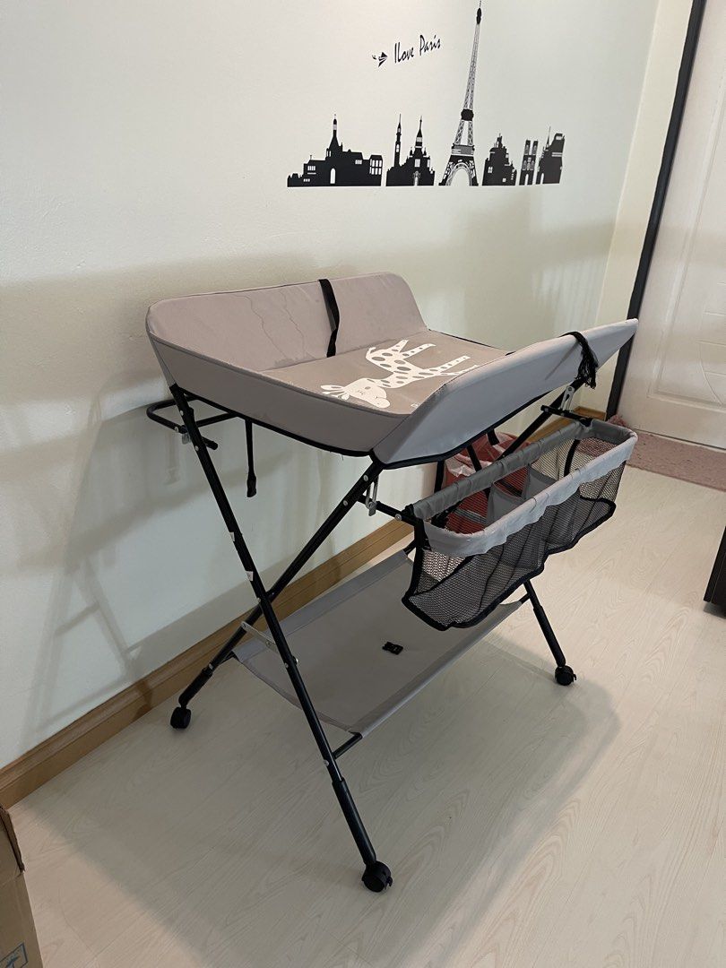 Baby changing table (Category: Bathtub & Bath Accessories) located in Kuala Lumpur. Submitted by tanpeiteng (Listing ID 1451735137, Image 1). Description: Self pic up at Klang .