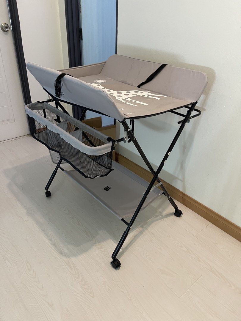 Baby changing table (Category: Bathtub & Bath Accessories) located in Kuala Lumpur. Submitted by tanpeiteng (Listing ID 1451735137, Image 3). Description: Self pic up at Klang .