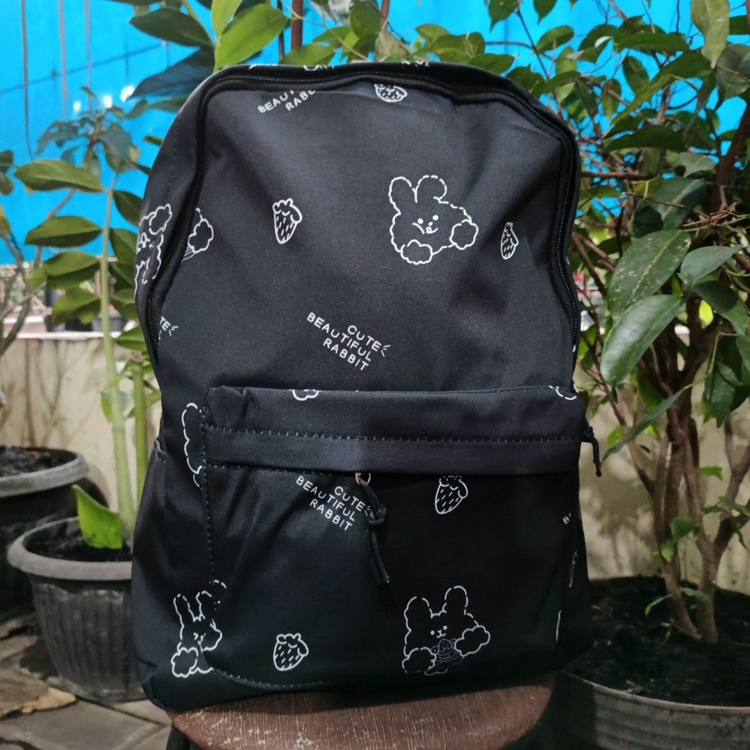 BACKPACK FASHION BEAR (Kategori: Tas & Dompet Wanita) berada di Tangerang. Dikirim oleh klangitstore (ID iklan 1451868513, Gambar 1). Deskripsi: ➡️ bahan satun waterproof , kwalitas terbaik ➡️ detail silahkan geser ➡️ sisa 1 pcs aja siapa cepat dapat, no ribet2 ➡️ minat mau suka gasss.... (deket datang aja lokasi tangerang) ➡️ no COD no OREN..... TF only ( minus tarikan resleting patah 1 bagian atas, masih ada 1 lagi fungsi baik).