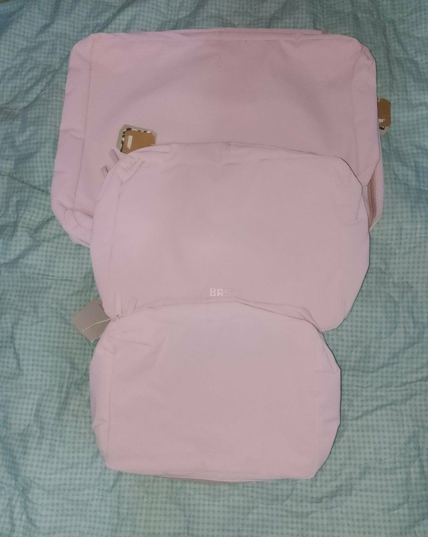 Bash CUBE (Category: Purses & Pouches) located in Quezon City. Submitted by freefish-9fa0 (Listing ID 1451895629, Image 1). Description: 3 different sizes.
