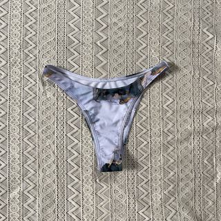 (Category: ) located in . Submitted by shop.reese (Listing ID 1451721325, Image 1). Description: .