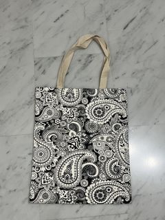 (Category: ) located in . Submitted by design.shopping (Listing ID 1451773724, Image 1). Description: .