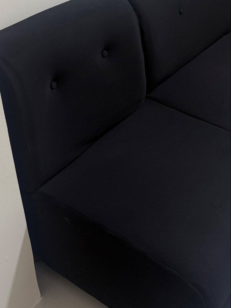 Black Sectional Sofa (Category: Sofas) located in Manila. Submitted by yang8888_ (Listing ID 1451893275, Image 2). Description: .