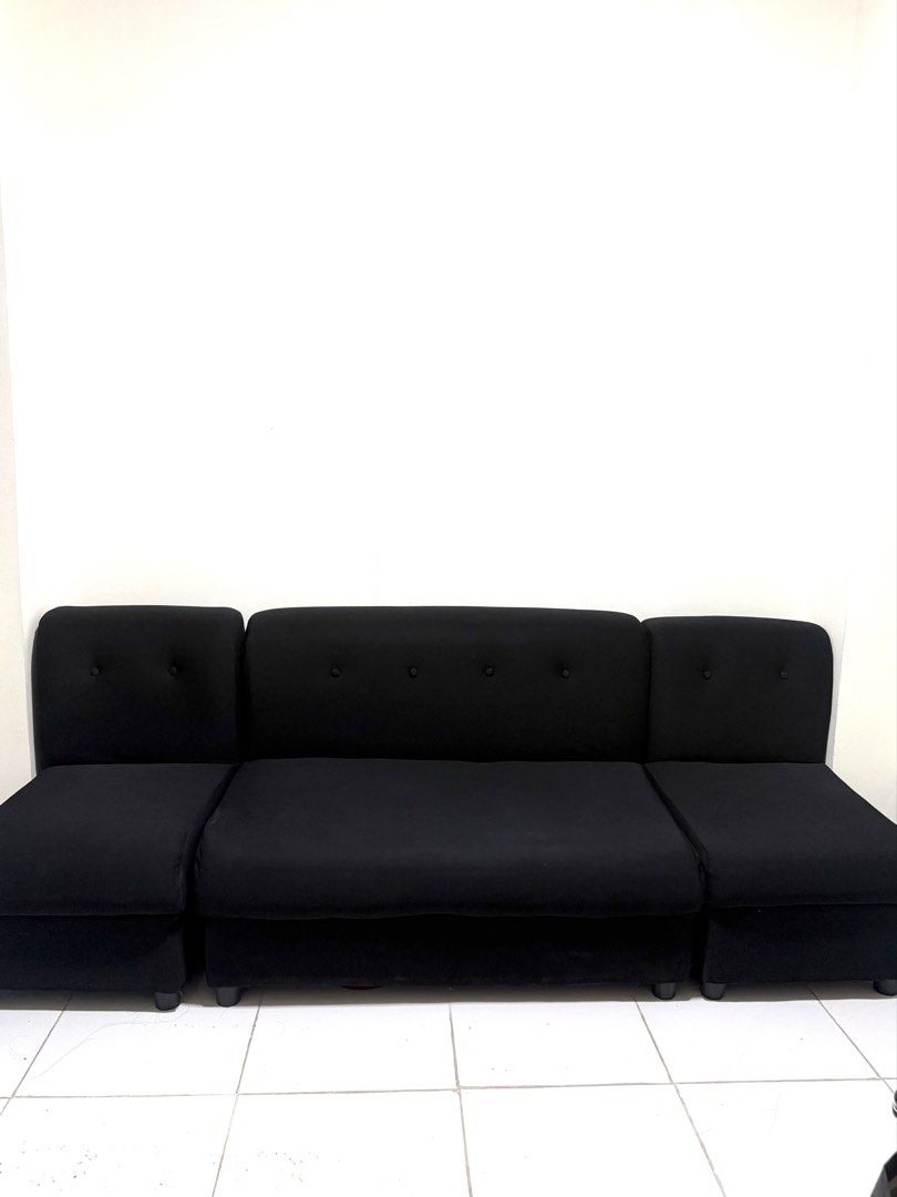 Black Sectional Sofa (Category: Sofas) located in Manila. Submitted by yang8888_ (Listing ID 1451893275, Image 1). Description: .