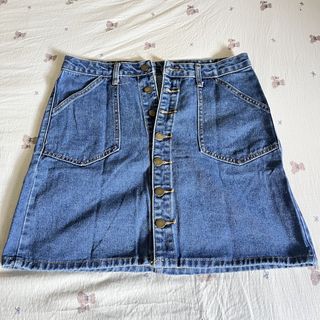 (Category: ) located in . Submitted by heraaa21 (Listing ID 1451748231, Image 1). Description: .