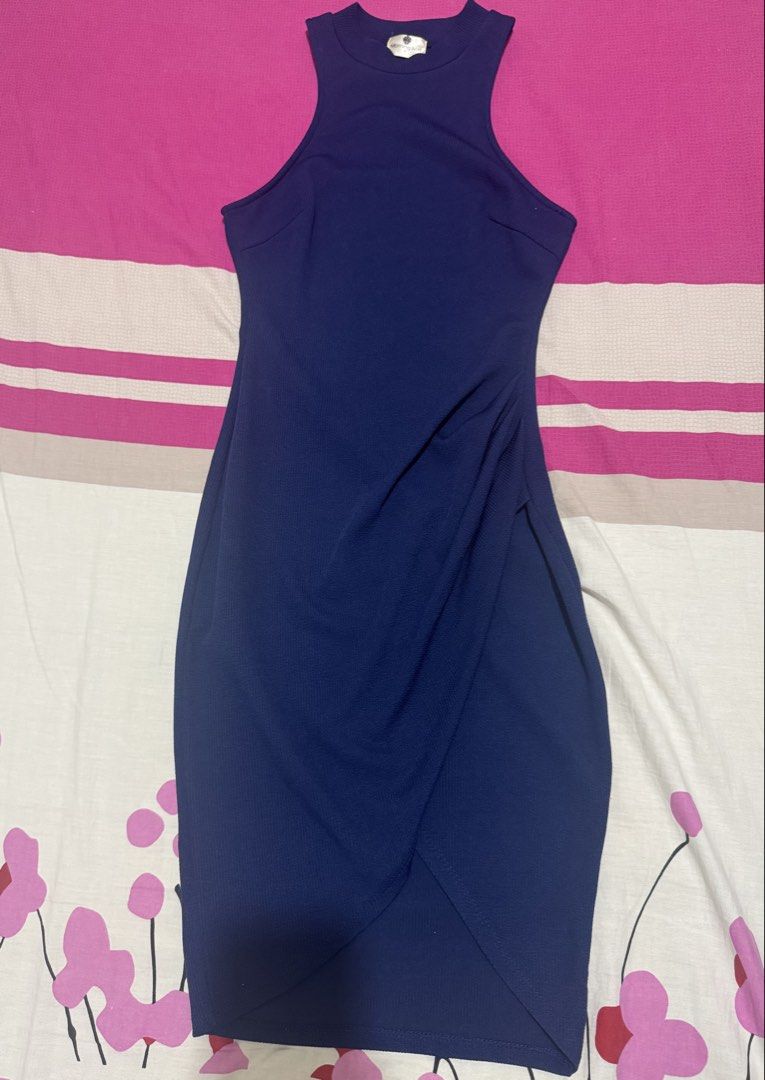 Bodycon dress (Category: Dresses) located in Bacoor. Submitted by _declutterwithjess (Listing ID 1451715497, Image 2). Description: Used twice only From Australia XS- S frame– stretchable & body hugging .