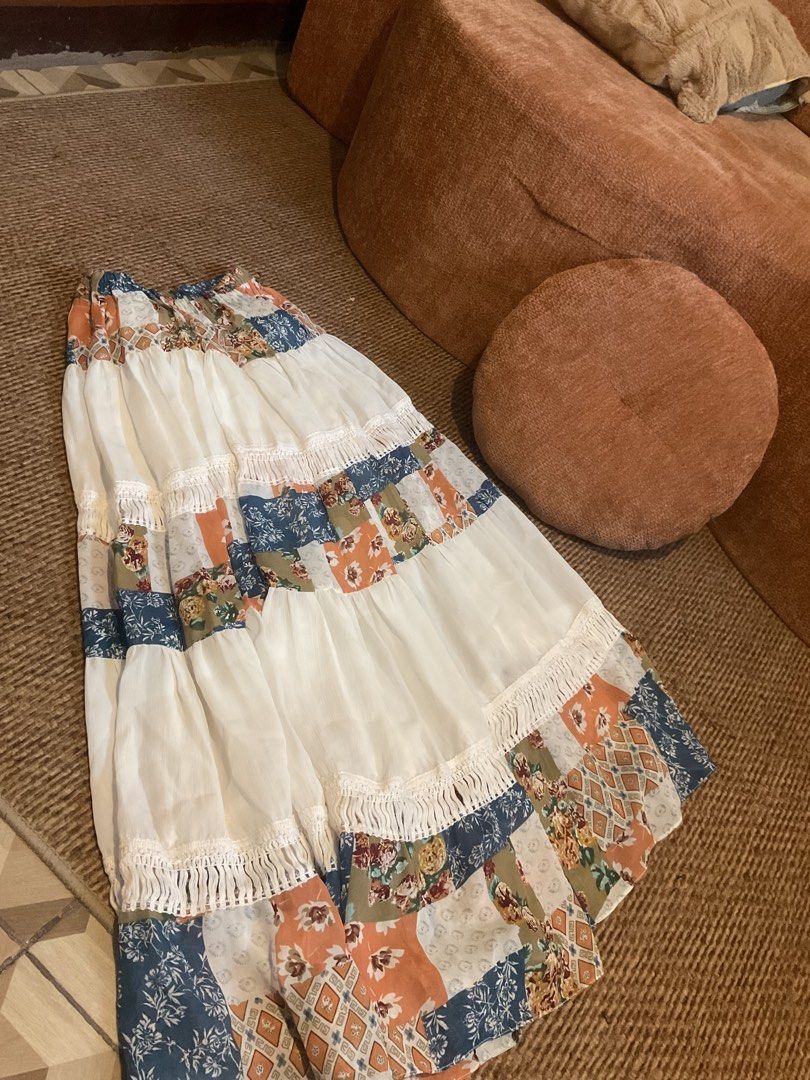 [SOLD] Boho Vintage Layered Flowy Maxi Skirt (Category: Skirts) located in Tuguegarao City. Submitted by rewear_files (Listing ID 1451792674, Image 1). Description: Length: 39 in Waist: 25-32 in Has unnoticeable flaw. Shown on picture. Na-scratch ng dog ko, huhu. Pero super bago pa ng fabric..