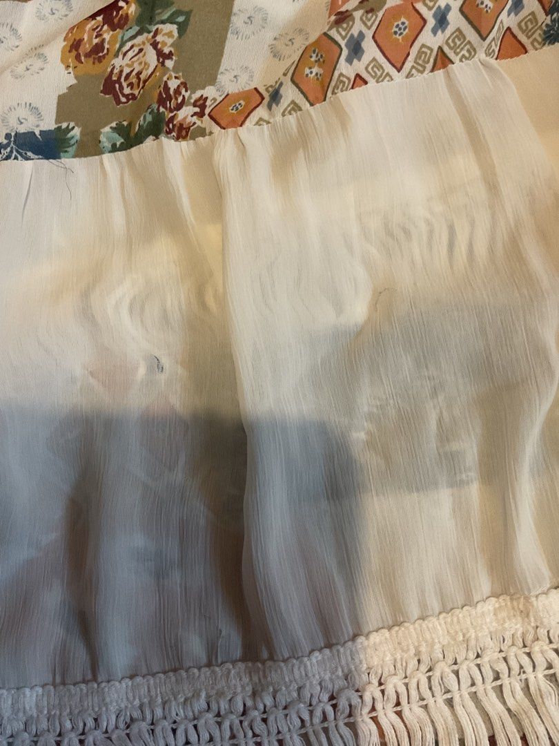 [SOLD] Boho Vintage Layered Flowy Maxi Skirt (Category: Skirts) located in Tuguegarao City. Submitted by rewear_files (Listing ID 1451792674, Image 3). Description: Length: 39 in Waist: 25-32 in Has unnoticeable flaw. Shown on picture. Na-scratch ng dog ko, huhu. Pero super bago pa ng fabric..