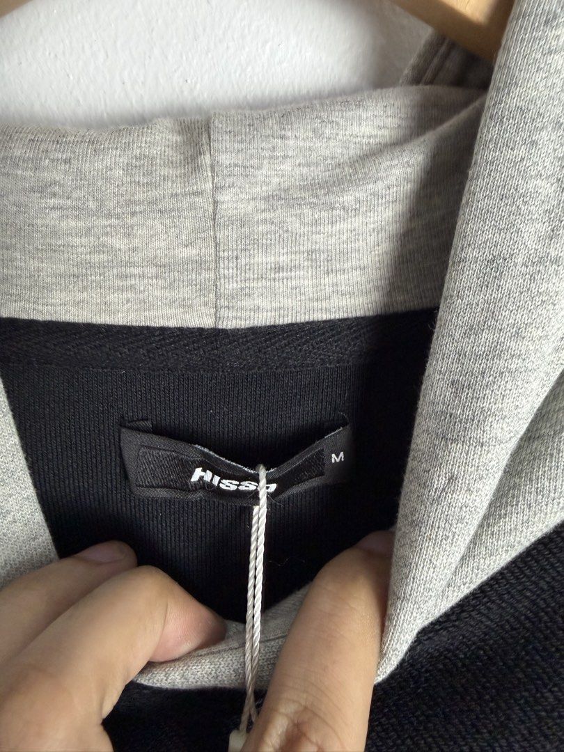 Brandnew Hisso Hoodie (Category: Hoodies) located in Valenzuela. Submitted by wornagainstudios (Listing ID 1451892238, Image 3). Description: .