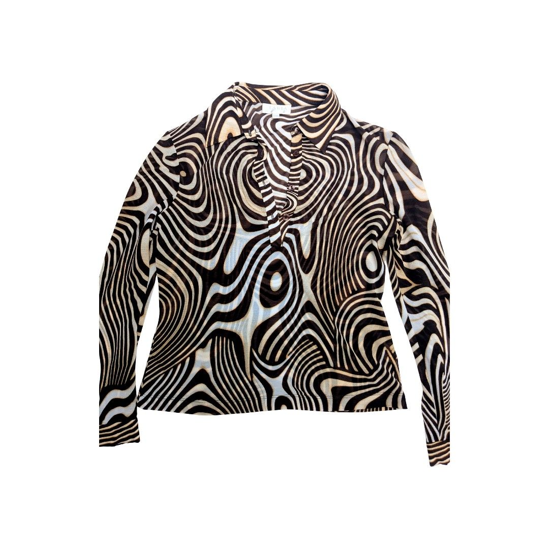 Brown Mesh Psychedelic Pattern Long sleeve (Category: Longsleeves) located in Las Pinas. Submitted by amisells (Listing ID 1445698927, Image 1). Description: Size: L 48.5cm W 42 B 84 sleeve length 56 photo reference at the end! used only once note that the garment is measured while lying flat, there may be a 1-3cm margin of error..