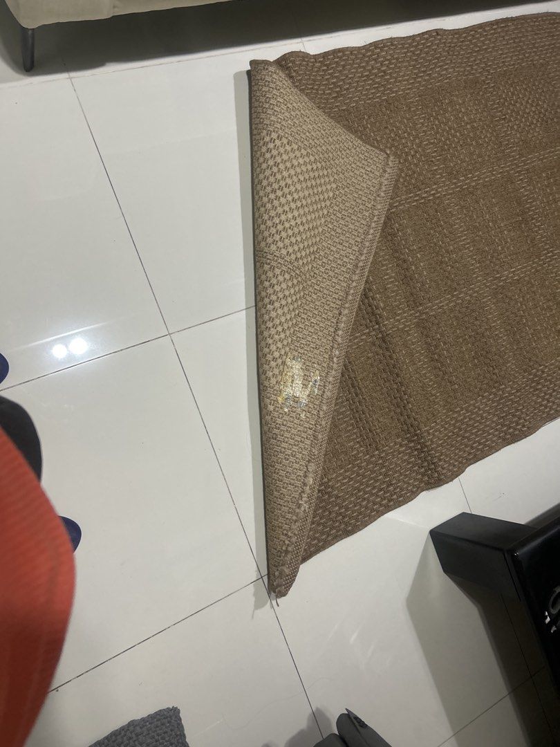 Brown Woven Rug with Textured Pattern (Category: Carpets, Mats & Flooring) located in Paranaque City. Submitted by mmjs0104 (Listing ID 1451777054, Image 3). Description: 165x117 cm (approx 5.5ft x 3.8ft) Area rug brown woven rug with textured pattern. some minor wear and tear on the edges (see pictures).