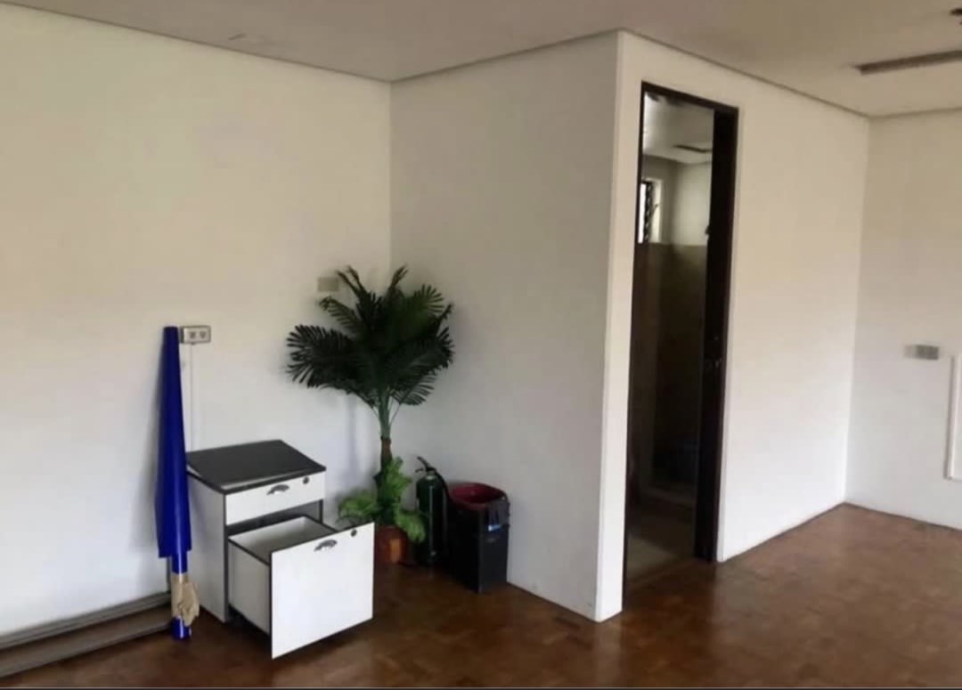 (Category: ) located in . Submitted by nmvs1 (Listing ID 1451726081, Image 1). Description: .