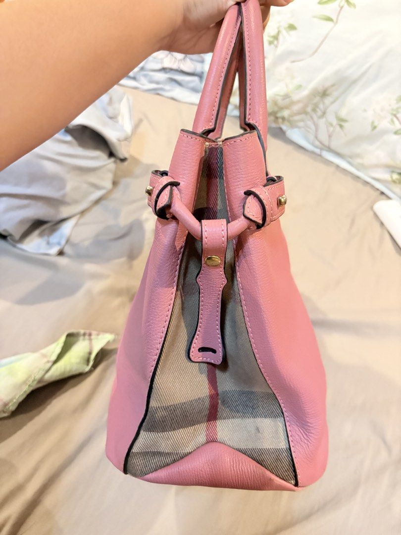 Authentic Burberry Pink Leather Tote Bag (Category: Luxury Bags & Wallets) located in Caloocan City. Submitted by fierce_mica29 (Listing ID 1451857792, Image 2). Description: Burberry Prorsum Medium Banner Tote | Pink Leather | Made in Italy | Authentic Description: Selling my Burberry Prorsum Medium Banner Tote in a beautiful pink leather with the iconic House Check side panels. This elegant tote is crafted in Italy using premium grained leather