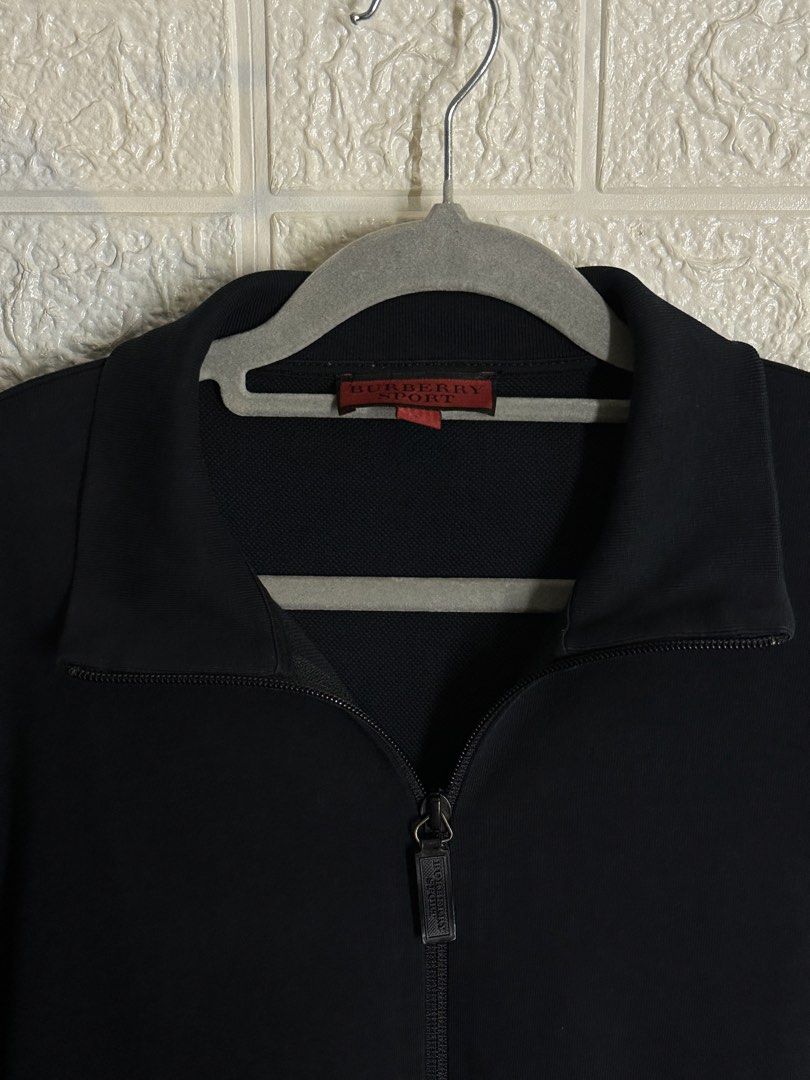 Burberry Sport (Category: Coats, Jackets and Outerwear) located in Manila. Submitted by david_dlr (Listing ID 1451887347, Image 3). Description: Burberry Sport Legit Preloved Large Length 26 Width 24 .