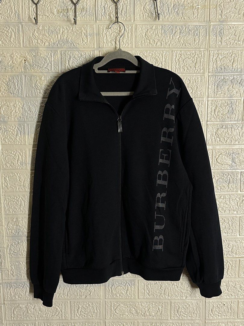 Burberry Sport (Category: Coats, Jackets and Outerwear) located in Manila. Submitted by david_dlr (Listing ID 1451887347, Image 1). Description: Burberry Sport Legit Preloved Large Length 26 Width 24 .