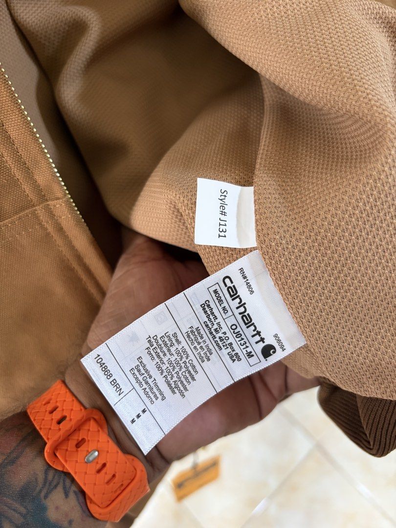 Carhartt Loose Fit Jacket - Brown - Size M (Category: Coats, Jackets and Outerwear) located in Pinamalayan. Submitted by danilotubero08 (Listing ID 1451849781, Image 3). Description: - Carhartt Jacket - Color: Brown - Fit: Loose - Size: Medium - Material: 100% Cotton Shell, 100% Polyester Lining - Origin: Made in India - Style: 1131 - Model: OJ0131-M - Perfect for work or casual wear - Known for durability and longevity 100%legit from Canada .