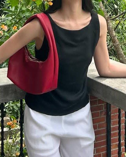 Cariño Sabrina Top (Black) (Category: Sleeveless) located in Quezon City. Submitted by treasurededit (Listing ID 1451890892, Image 1). Description: Retails for 1,995.