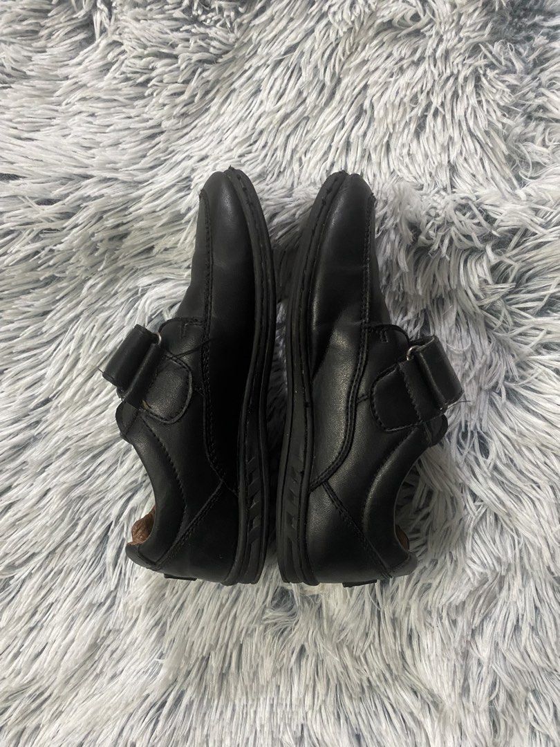 CARS Leather Shoes (Category: Babies & Kids Fashion) located in Mandaluyong City. Submitted by aiztyle (Listing ID 1451751837, Image 2). Description: Disney CARS Black Leather Shoes Size 31 on tag Measurement: Insole 8” Outsole 8.5” Selling LOW! SALE Php300.00 only.