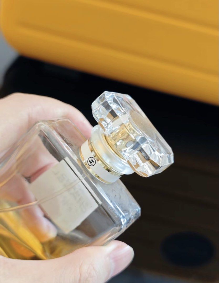 Chanel N°5 Eau de Parfum Spray Bottle • taking order (Category: Fragrance & Deodorants) located in Manila. Submitted by levelup0 (Listing ID 1451886091, Image 3). Description: - Authentic Chanel N°5 Eau de Parfum - Classic, timeless fragrance - Beautiful glass spray bottle with a substantial crystal-like cap - Plenty of fragrance remaining - Ideal for everyday wear or special occasions.