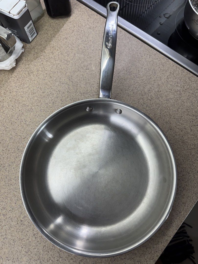 Chef’s Classic 10” Stainless Steel Frying Pan (Category: Cookware & Accessories) located in Manila. Submitted by matt_coldwell26 (Listing ID 1451753235, Image 1). Description: Chef’s Classic 10” Stainless Steel Frying Pan Very sturdy, high quality, seamless pan Induction ready, can be used in normal or electric stoves too. Decluttering Loc: Sucat Muntinlupa.