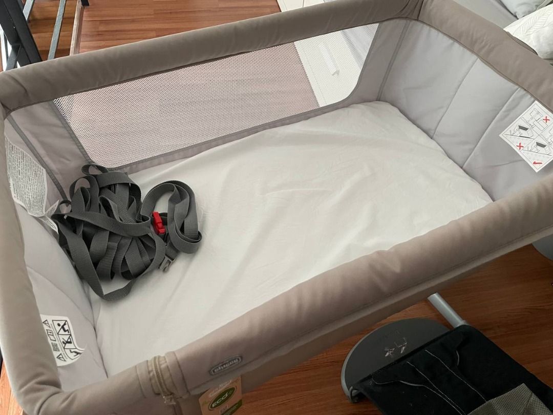 Chicco Next2Me Essential Crib (Category: Cots & Cribs) located in Pasig City. Submitted by jakejake.150be9 (Listing ID 1451700230, Image 2). Description: - Bedside bassinet - Used for 2 months with waterproof pad - Will include 1 free white cotton fitted sheet that fits the mattress perfectly (second photo) - With carrybag, box, and manual - Looks like new, no issues!.