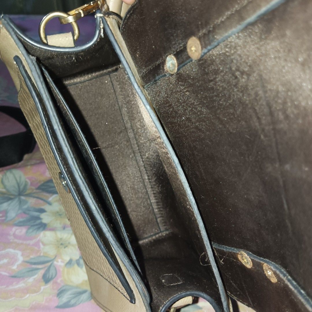 CLN, COACH, ALBERTO (Category: Luxury Bags & Wallets) located in Manila. Submitted by play21214 (Listing ID 1451833657, Image 3). Description: take all for 1,299 php.