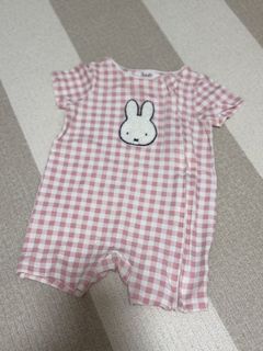 (Category: ) located in . Submitted by yourfashionspace (Listing ID 1451827275, Image 1). Description: .
